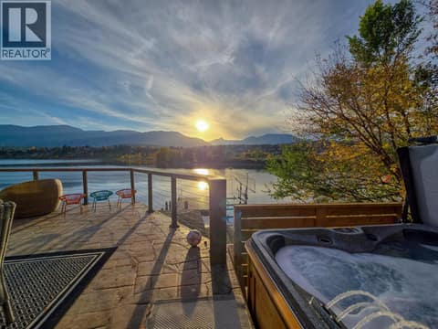Photo 3 of 449 LAKEVIEW Place, Invermere