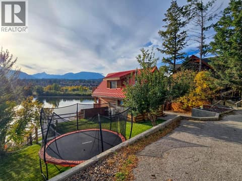 Photo 4 of 449 LAKEVIEW Place, Invermere