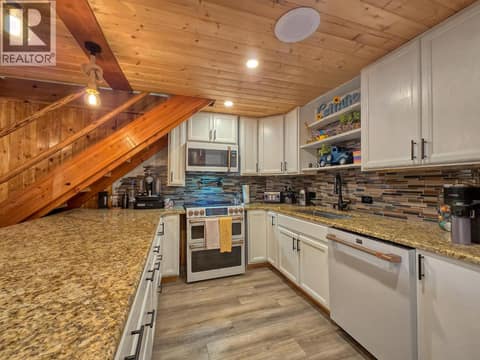 Photo 41 of 449 LAKEVIEW Place, Invermere