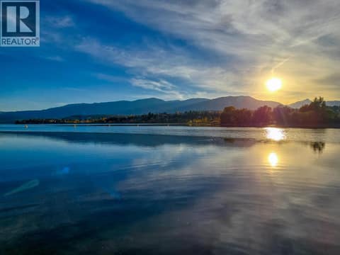 Photo 5 of 449 LAKEVIEW Place, Invermere