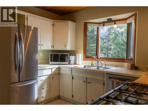 Photo 8 of 1920 Lakeview Drive, Heffley, Kamloops