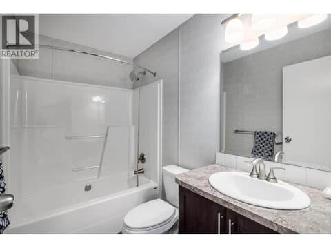 Full Bathroom at 610 Katherine Road Unit# 62, West Kelowna Estates