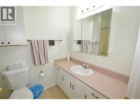 Main 4pc bathroom at 5309 21 Street, Harwood, Vernon