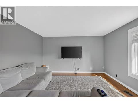 Main Level - Living Room at 5113 27 Avenue, Bella Vista, Vernon
