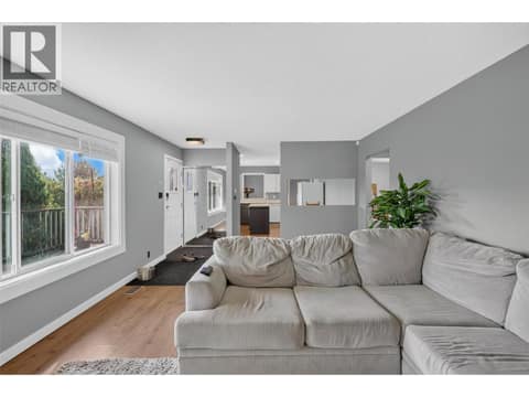 Main Level - Living Room at 5113 27 Avenue, Bella Vista, Vernon