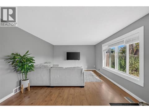 Main Level - Living Room at 5113 27 Avenue, Bella Vista, Vernon