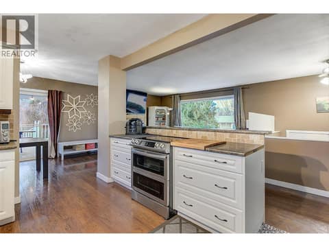 Photo 11 of 964 Tronson Drive, Glenmore, Kelowna