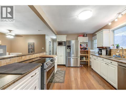 Photo 13 of 964 Tronson Drive, Glenmore, Kelowna