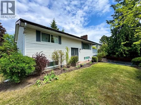 Photo 2 of 964 Tronson Drive, Glenmore, Kelowna