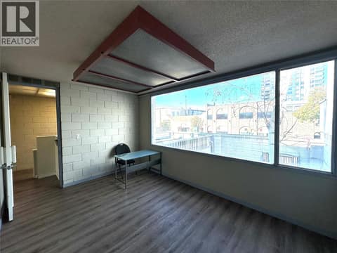 Photo 12 of 477 Leon Avenue, Kelowna North