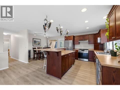 Photo 10 of 2145 Chilcotin Crescent, Dilworth Mountain, Kelowna