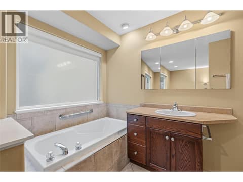 Photo 23 of 2145 Chilcotin Crescent, Dilworth Mountain, Kelowna