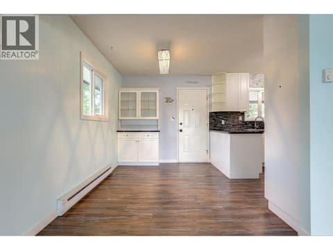 Photo 11 of 2603 41 Street, City of Vernon