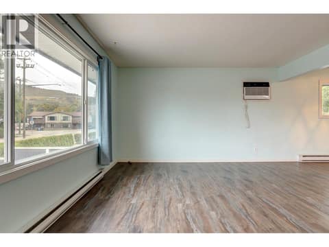 Photo 8 of 2603 41 Street, City of Vernon