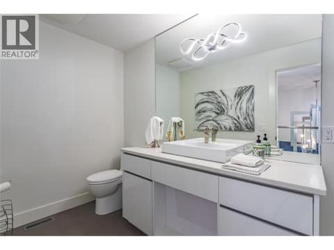 Full Bathroom at 3038 Ourtoland Road, Lakeview Heights, West Kelowna
