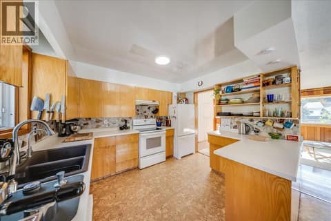 Photo 11 of 1614 Cook Avenue, Rossland