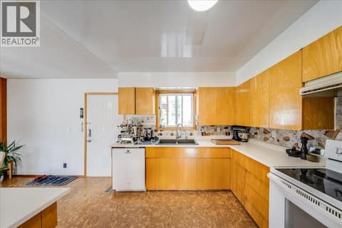 Photo 9 of 1614 Cook Avenue, Rossland
