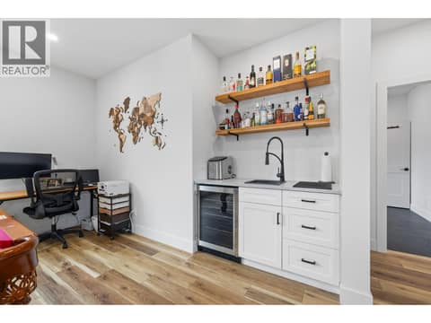 2nd floor at 2475 Maquinna Road, South East Kelowna