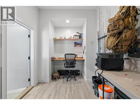 Attached Garage at 2475 Maquinna Road, South East Kelowna