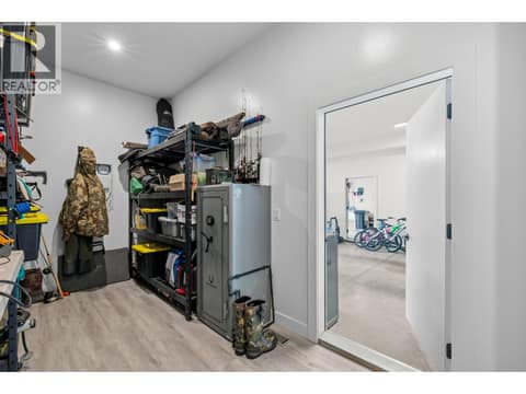 Attached Garage at 2475 Maquinna Road, South East Kelowna