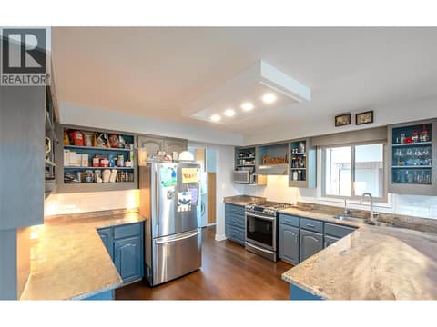 Kitchen at 6521 BELLEVUE Drive, Oliver