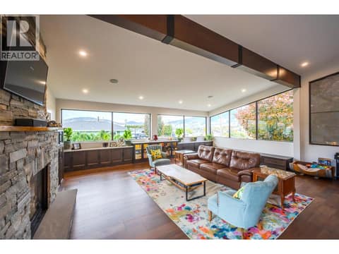 Living room at 6521 BELLEVUE Drive, Oliver