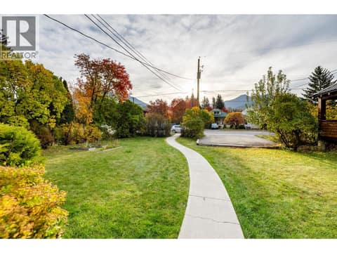 Photo 11 of 761 4th Avenue, Fernie