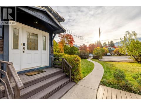 Photo 13 of 761 4th Avenue, Fernie
