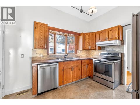 Photo 32 of 761 4th Avenue, Fernie