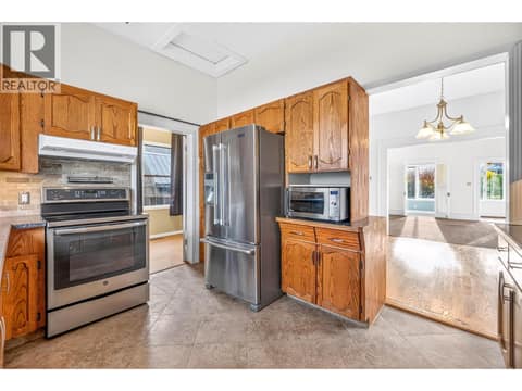 Photo 35 of 761 4th Avenue, Fernie