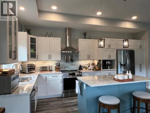 Photo 10 of 457 4 th Street, Swan Lake West, Vernon