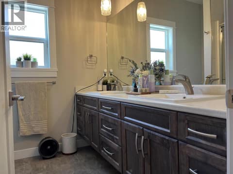 Photo 13 of 457 4 th Street, Swan Lake West, Vernon