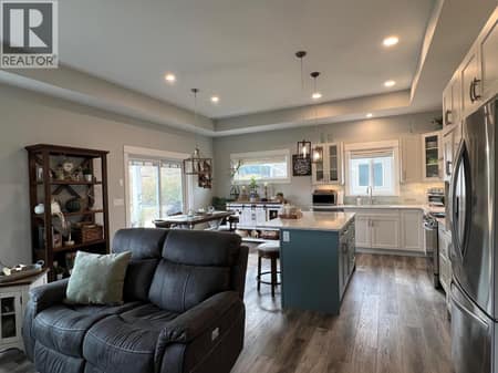 Photo 6 of 457 4 th Street, Swan Lake West, Vernon
