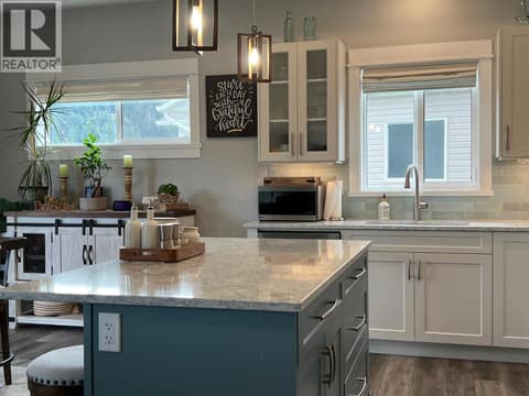 Photo 8 of 457 4 th Street, Swan Lake West, Vernon