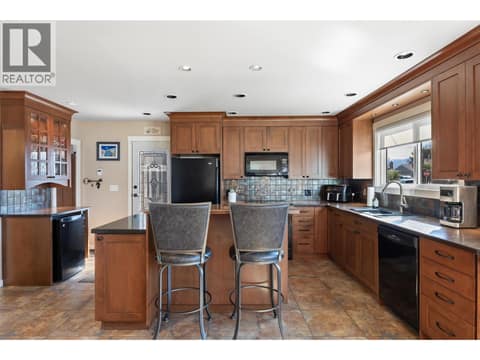 Photo 10 of 732 Ivy Avenue, North Kamloops