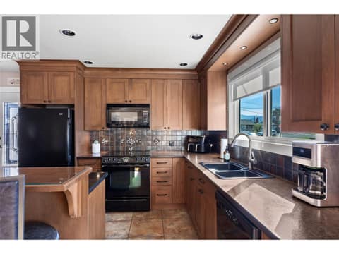 Photo 11 of 732 Ivy Avenue, North Kamloops