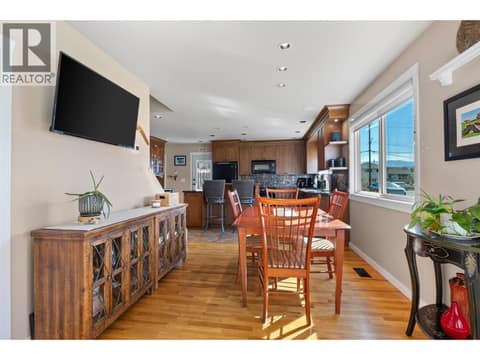 Photo 9 of 732 Ivy Avenue, North Kamloops