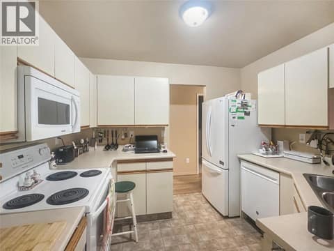 Kitchen at 337 MCKINNEY Road Unit# 211, Oliver