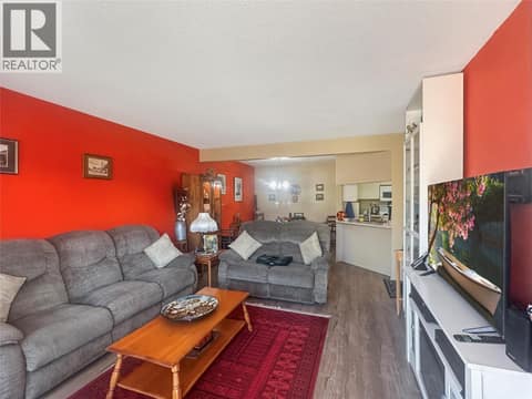 Livingroom at 337 MCKINNEY Road Unit# 211, Oliver