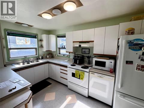 Photo 9 of 3211 35 Street, City of Vernon