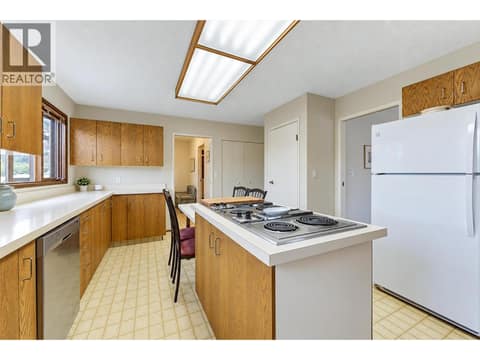 Photo 16 of 392 Valley Road N, North Glenmore, Kelowna