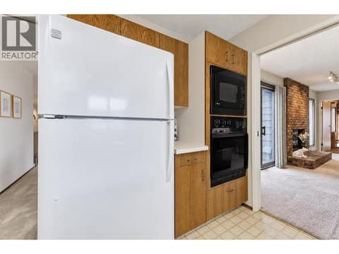 Photo 18 of 392 Valley Road N, North Glenmore, Kelowna