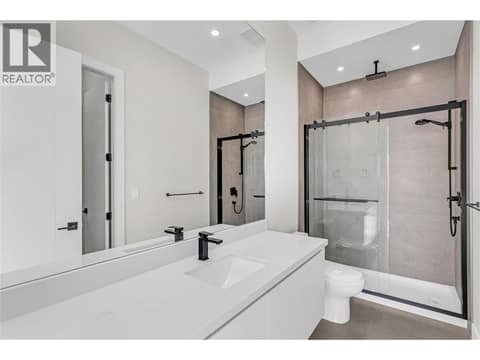 Ensuite at 1579 Malbec Place, Lakeview Heights, West Kelowna