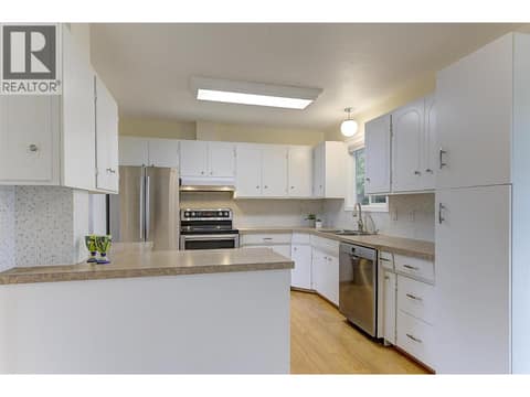 Photo 10 of 430 Perth Road, Rutland South, Kelowna