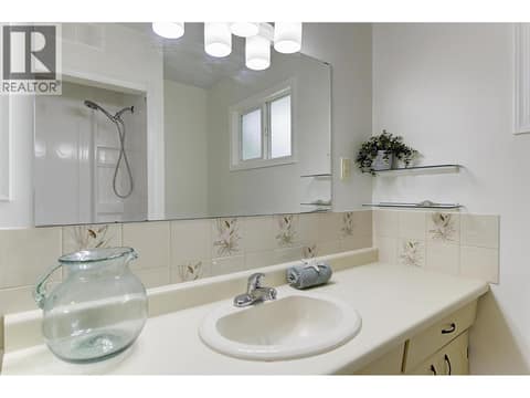 Photo 21 of 430 Perth Road, Rutland South, Kelowna