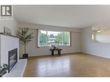 Photo 6 of 430 Perth Road, Rutland South, Kelowna