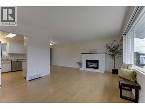 Photo 7 of 430 Perth Road, Rutland South, Kelowna