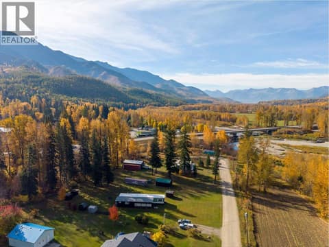 Photo 23 of 9882 Victoria Street, Fernie
