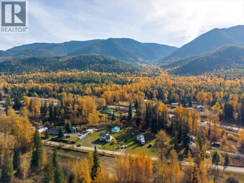 Photo 26 of 9882 Victoria Street, Fernie