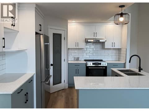 Photo 8 of 2620 Briarwood Avenue, Brocklehurst, Kamloops
